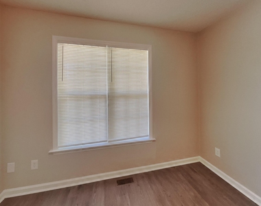 105 Pinto Lane - Photo Thumbnail 12