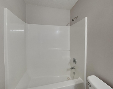 105 Pinto Lane - Photo Thumbnail 16