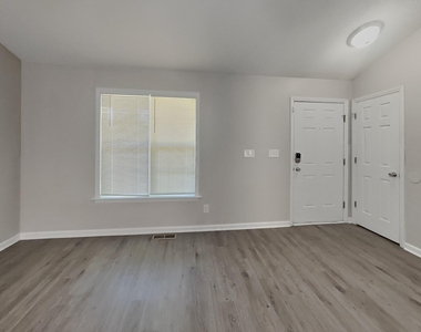 105 Pinto Lane - Photo Thumbnail 2