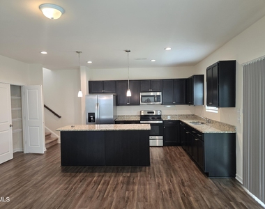 76 Saddle Oaks Lane - Photo Thumbnail 4