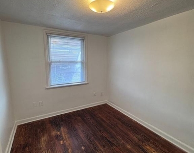 4806 Rosalie Street - Photo Thumbnail 9