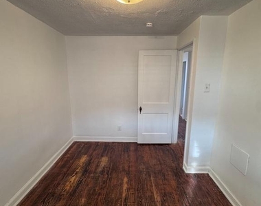 4806 Rosalie Street - Photo Thumbnail 4