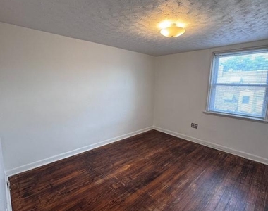 4806 Rosalie Street - Photo Thumbnail 10