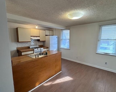 4806 Rosalie Street - Photo Thumbnail 3