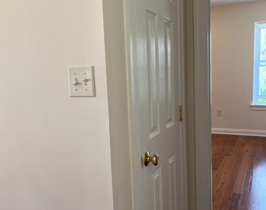 18 W Spring Avenue - Photo Thumbnail 11