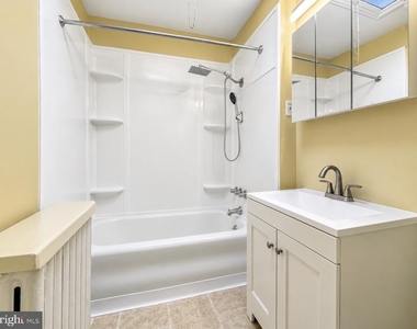 320 Highland Avenue - Photo Thumbnail 18