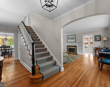 507 Meadowbrook Circle - Photo Thumbnail 4