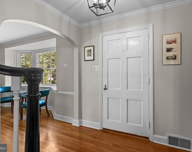 507 Meadowbrook Circle - Photo Thumbnail 3
