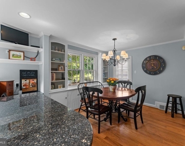 507 Meadowbrook Circle - Photo Thumbnail 14