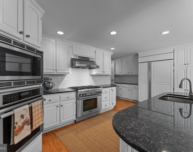 507 Meadowbrook Circle - Photo Thumbnail 13