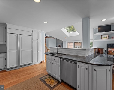 507 Meadowbrook Circle - Photo Thumbnail 12