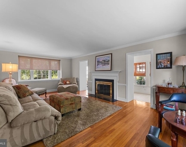 507 Meadowbrook Circle - Photo Thumbnail 6