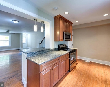 214 Highland Avenue - Photo Thumbnail 10
