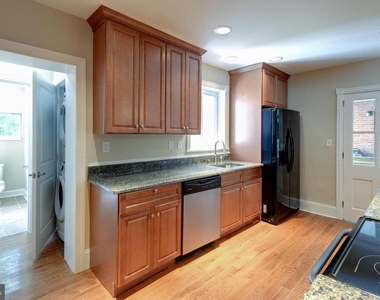 214 Highland Avenue - Photo Thumbnail 12