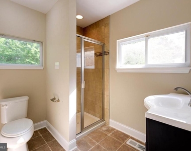 214 Highland Avenue - Photo Thumbnail 14
