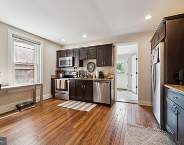 222 N New Street - Photo Thumbnail 8