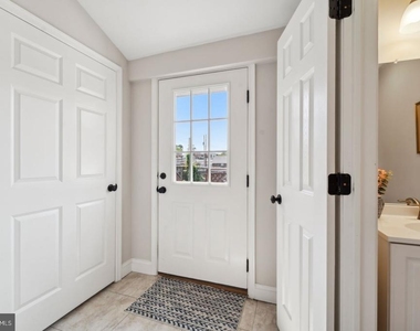 222 N New Street - Photo Thumbnail 12