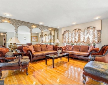 1316 Brown Avenue - Photo Thumbnail 3