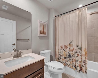 14 Pratt Lane - Photo Thumbnail 21