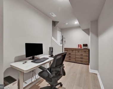 14 Pratt Lane - Photo Thumbnail 20