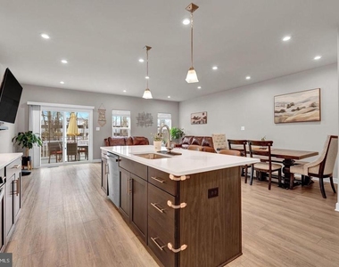 14 Pratt Lane - Photo Thumbnail 10