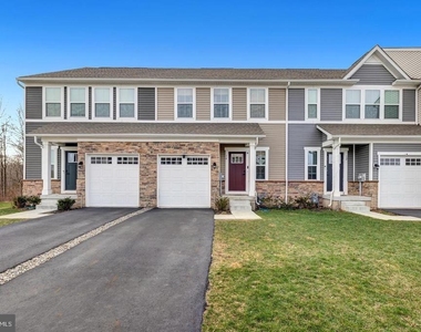 14 Pratt Lane - Photo Thumbnail 1