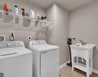 14 Pratt Lane - Photo Thumbnail 16