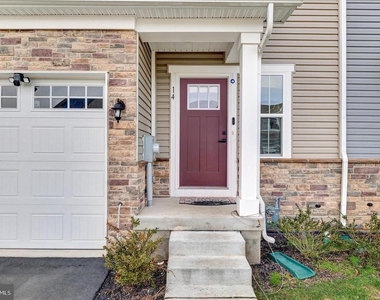14 Pratt Lane - Photo Thumbnail 2