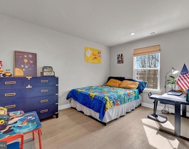 14 Pratt Lane - Photo Thumbnail 14