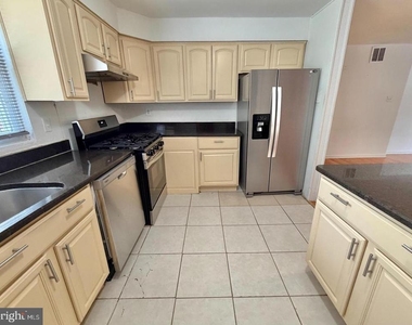 141 Laureba Avenue - Photo Thumbnail 6