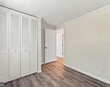 8 Victoria Manor Court - Photo Thumbnail 24