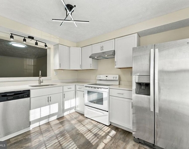 8 Victoria Manor Court - Photo Thumbnail 6