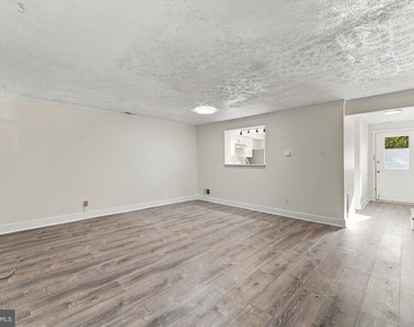 8 Victoria Manor Court - Photo Thumbnail 14