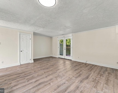 8 Victoria Manor Court - Photo Thumbnail 16