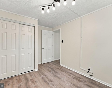 8 Victoria Manor Court - Photo Thumbnail 27