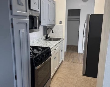 404 Barclay Towers - Photo Thumbnail 1