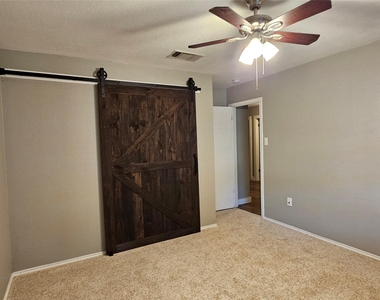 3932 Haleys Way - Photo Thumbnail 22