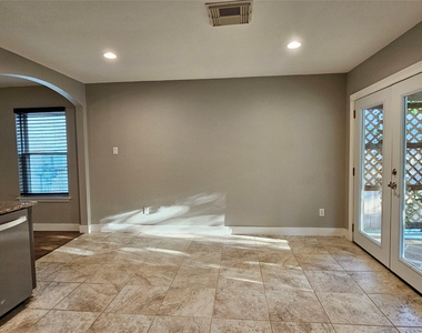3932 Haleys Way - Photo Thumbnail 7