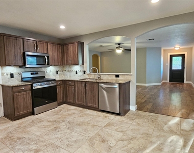 3932 Haleys Way - Photo Thumbnail 10