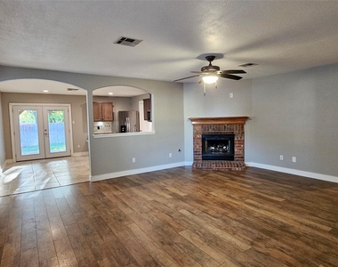 3932 Haleys Way - Photo Thumbnail 4