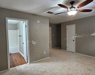 3932 Haleys Way - Photo Thumbnail 14