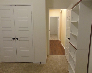 6201 Conestoga Wagon Way - Photo Thumbnail 10