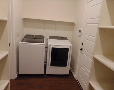 6201 Conestoga Wagon Way - Photo Thumbnail 14