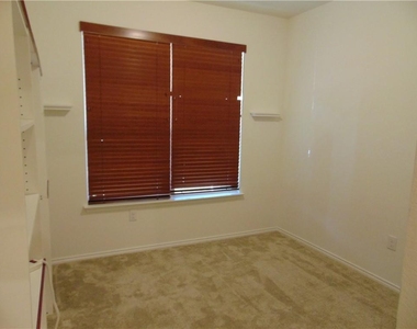 6201 Conestoga Wagon Way - Photo Thumbnail 8