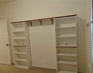 6201 Conestoga Wagon Way - Photo Thumbnail 9