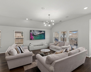 220 Algaroba Loop - Photo Thumbnail 4