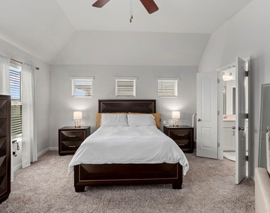 220 Algaroba Loop - Photo Thumbnail 16