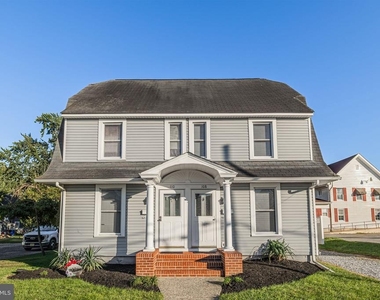 108 Vine Street - Photo Thumbnail 6