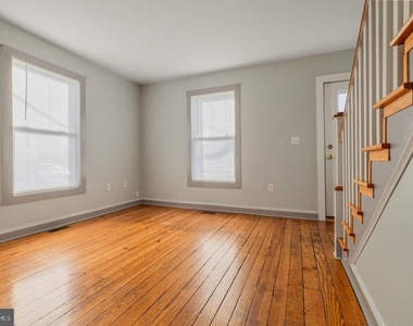 108 Vine Street - Photo Thumbnail 3
