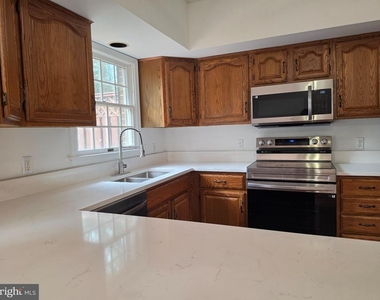 1259 Fairchild Avenue - Photo Thumbnail 16